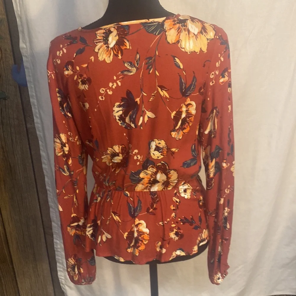 BKE blouse - Picture 3 of 3